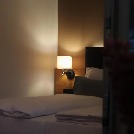 Steidl Inn *