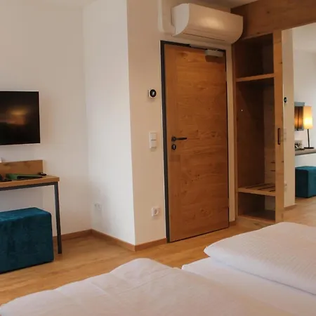 Steidl Inn *