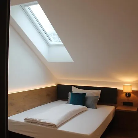 Steidl Inn *